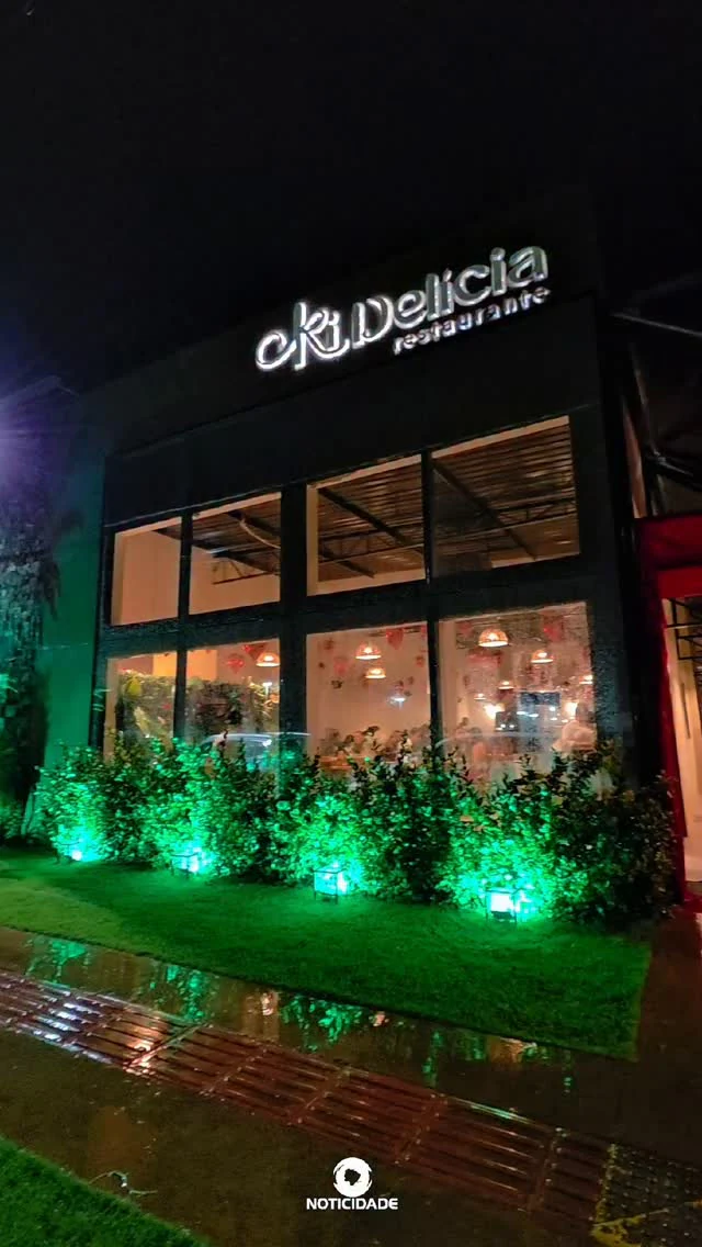 Salão do restaurante montado para o evento